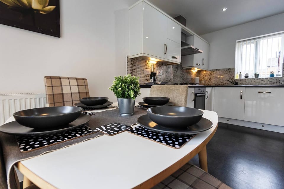 House, 3 Bedrooms | Dining room