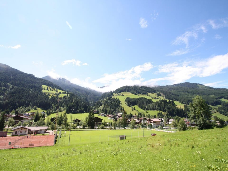 Surroundings [summer] (1-5 km)