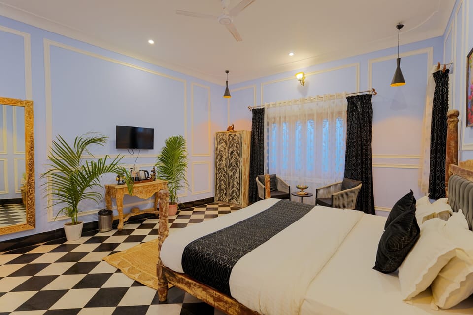 Deluxe Double Room | Iron/ironing board (on request), WiFi (free)