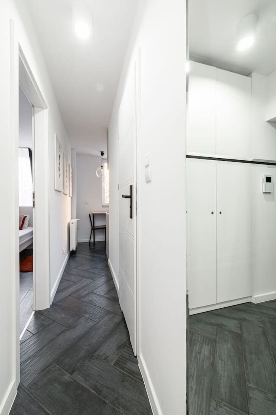 Hallway | Book Now with RENTUJEMY.COM