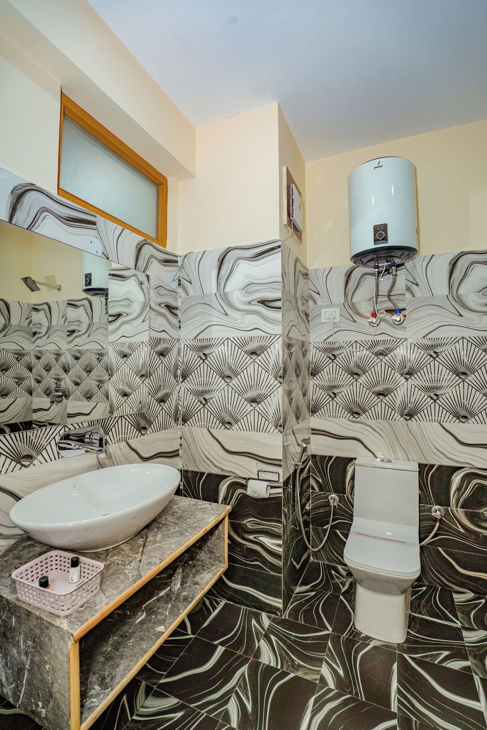 Family Suite, River View | Bathroom | Shower, towels, soap, shampoo