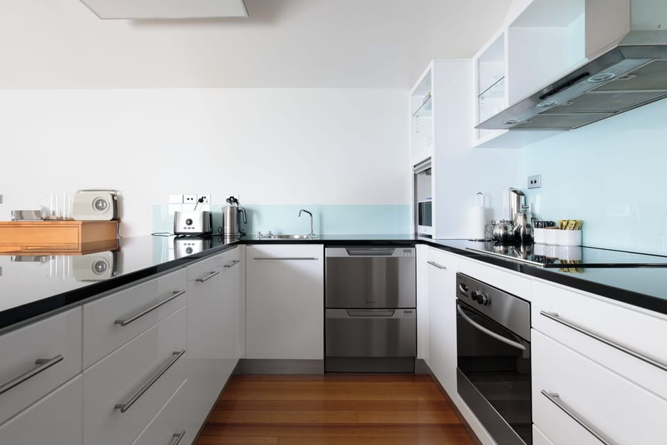 Spacious, clean and tidy kitchen for all cooking needs.