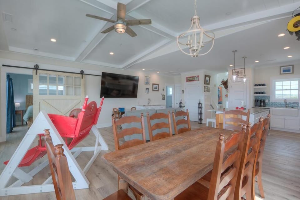 Dining Area
GW 6-3-25