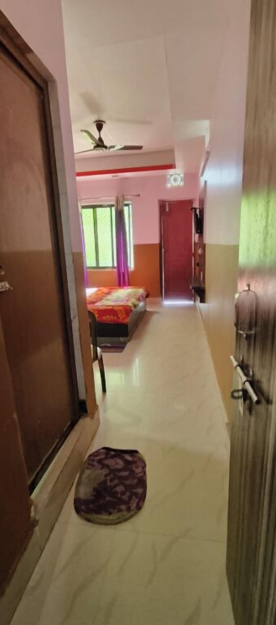 Desk, WiFi (free), bed sheets