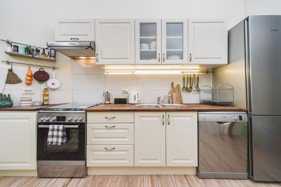 Classic Condo, Multiple Beds, Balcony | Private kitchen | Full-size fridge, oven, stovetop, cookware/dishes/utensils