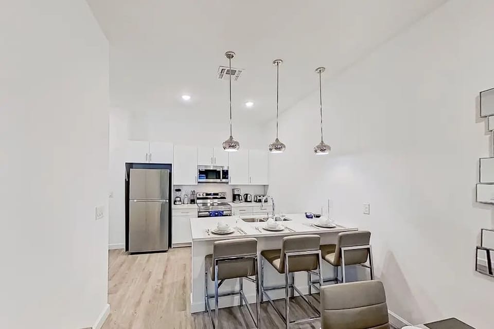 Enjoy mealtime together in a bright room filled with warmth and charm