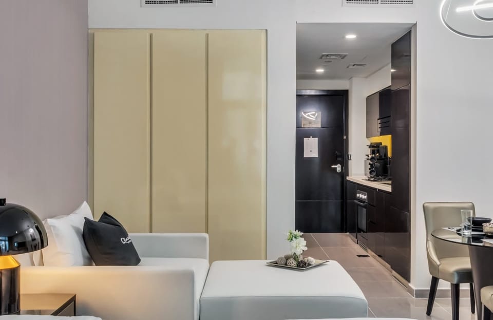 A warm and elegant escape in a Dubai studio.