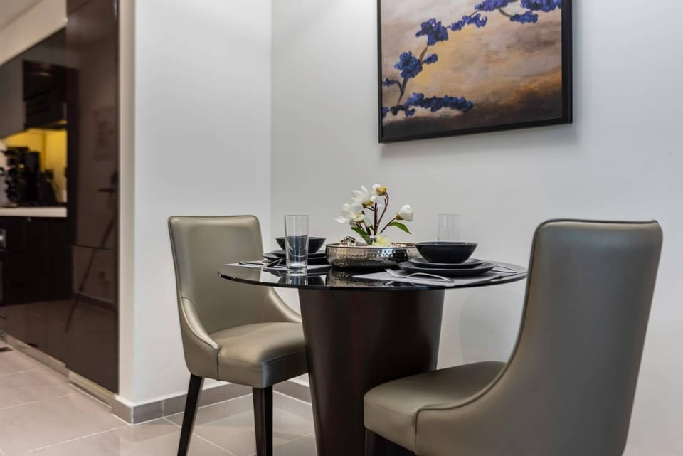 Enjoy breakfast, lunch, or dinner in this comfy setting.