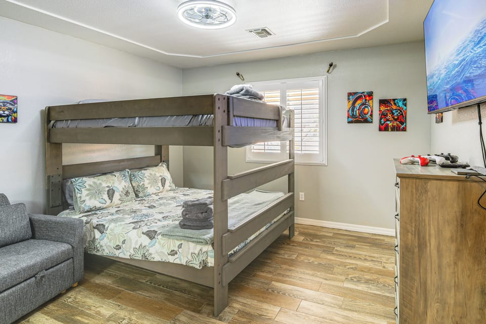 House (3 Bedrooms) | Interior