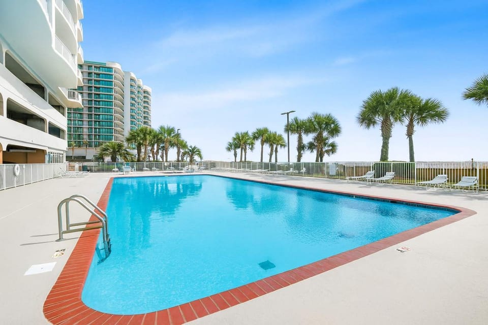 Outdoor Beach Side Pool 
