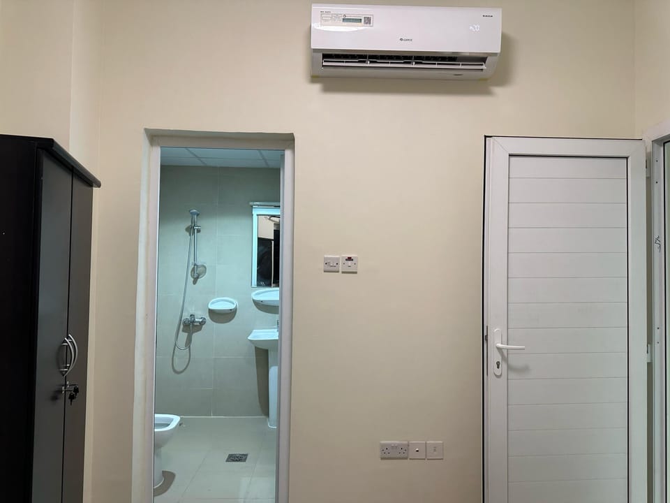 Iron/ironing board, free WiFi