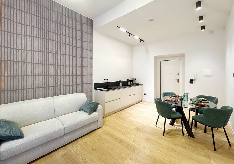 Apartment, Balcony | Living area