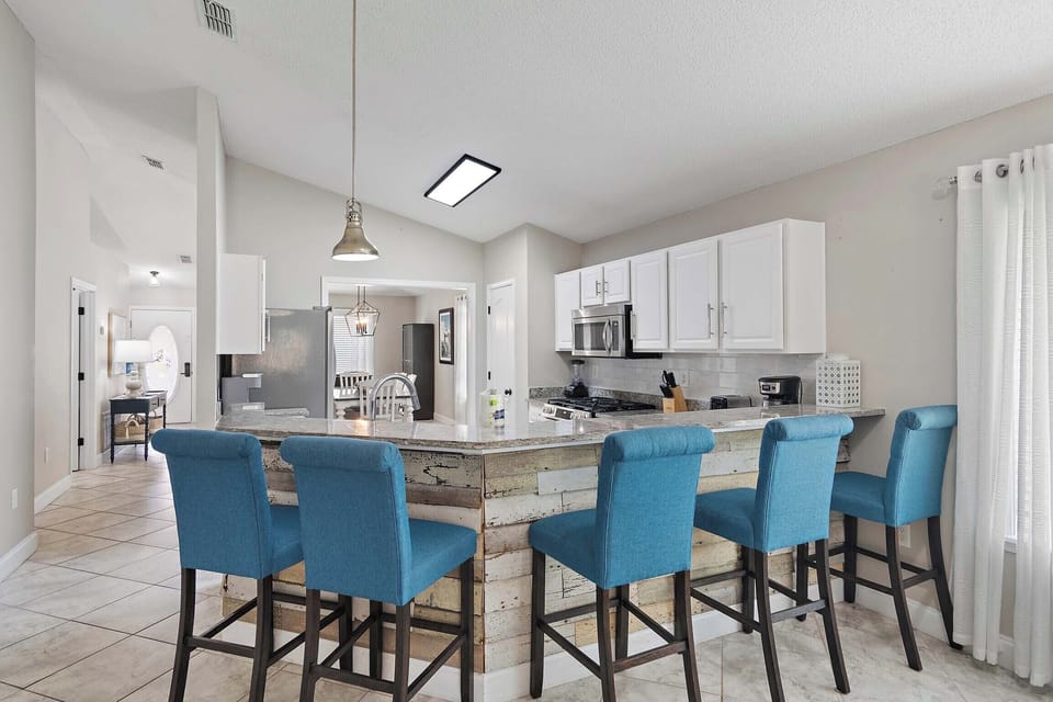 Plenty of seating at the kitchen island