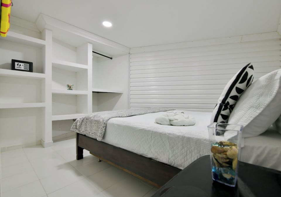 Basic Quadruple Room | In-room safe, free WiFi