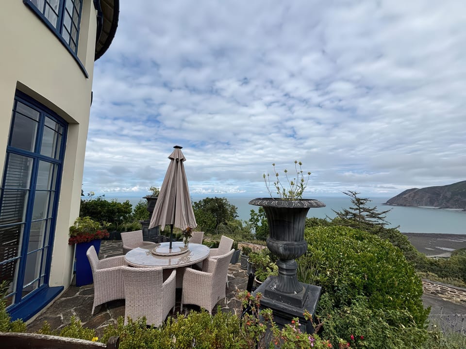 Cottage | Outdoor dining