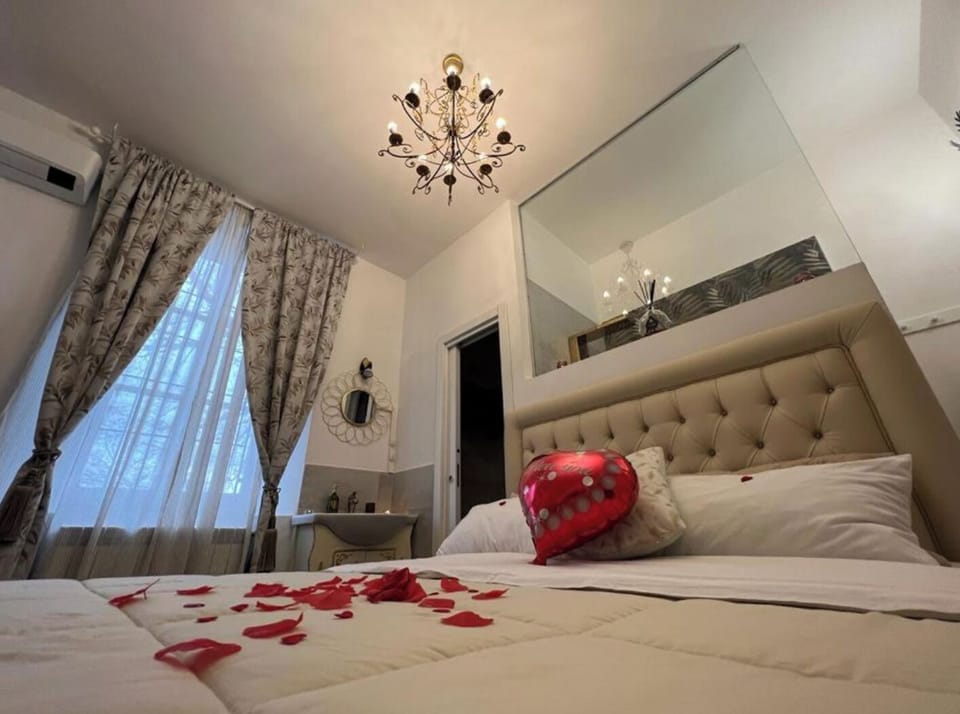 Luxury Suite | In-room safe, WiFi (free)