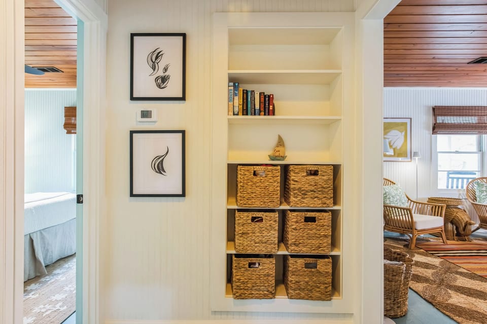 Hallway to the bedrooms with books and games