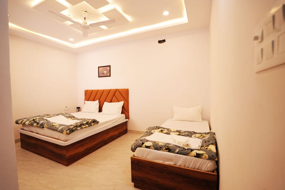Deluxe Double Room, City View | Desk, laptop workspace, free WiFi