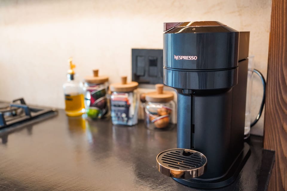 Dome The Hemlock - Nespresso machine with coffee included