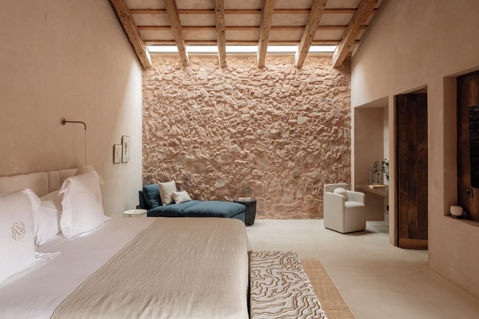 Garden Junior Suite | Bathroom | Hair dryer, towels, soap, shampoo