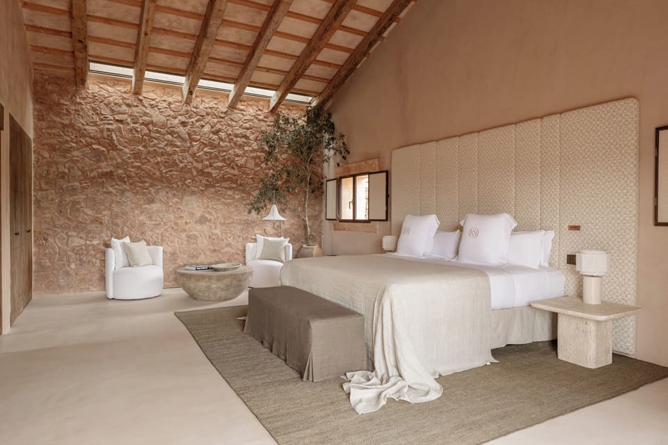 Garden Suite | Hypo-allergenic bedding available, minibar (free items), in-room safe