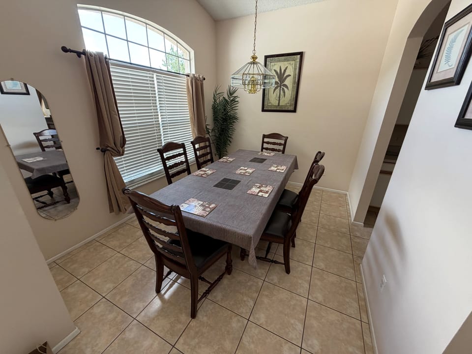 House, Multiple Beds, Pool Access, Pool View (Bailey Villa) | Dining