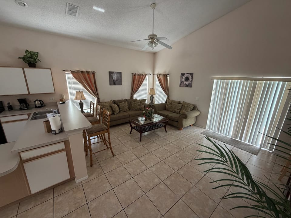 House, Multiple Beds, Pool Access, Pool View (Bailey Villa) | Interior