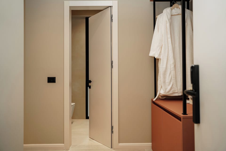 Deluxe Double Room, Balcony, Sea View | Hypo-allergenic bedding, minibar, free WiFi, bed sheets