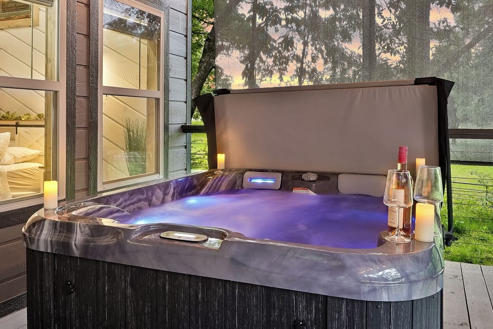 Outdoor spa tub