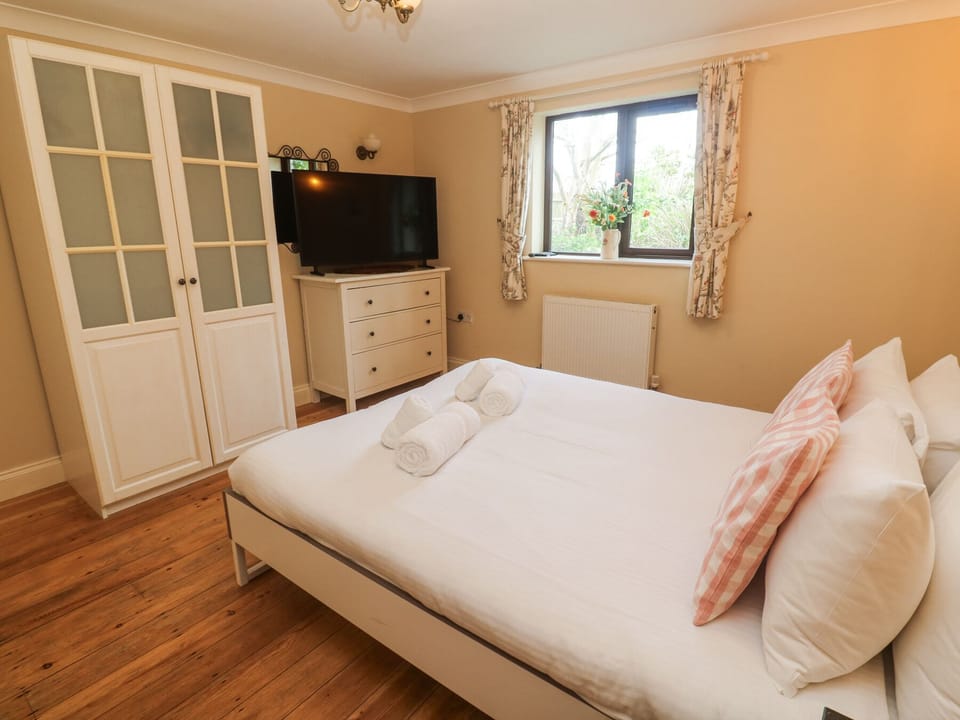 Cottage | 5 bedrooms, individually decorated, individually furnished, free WiFi