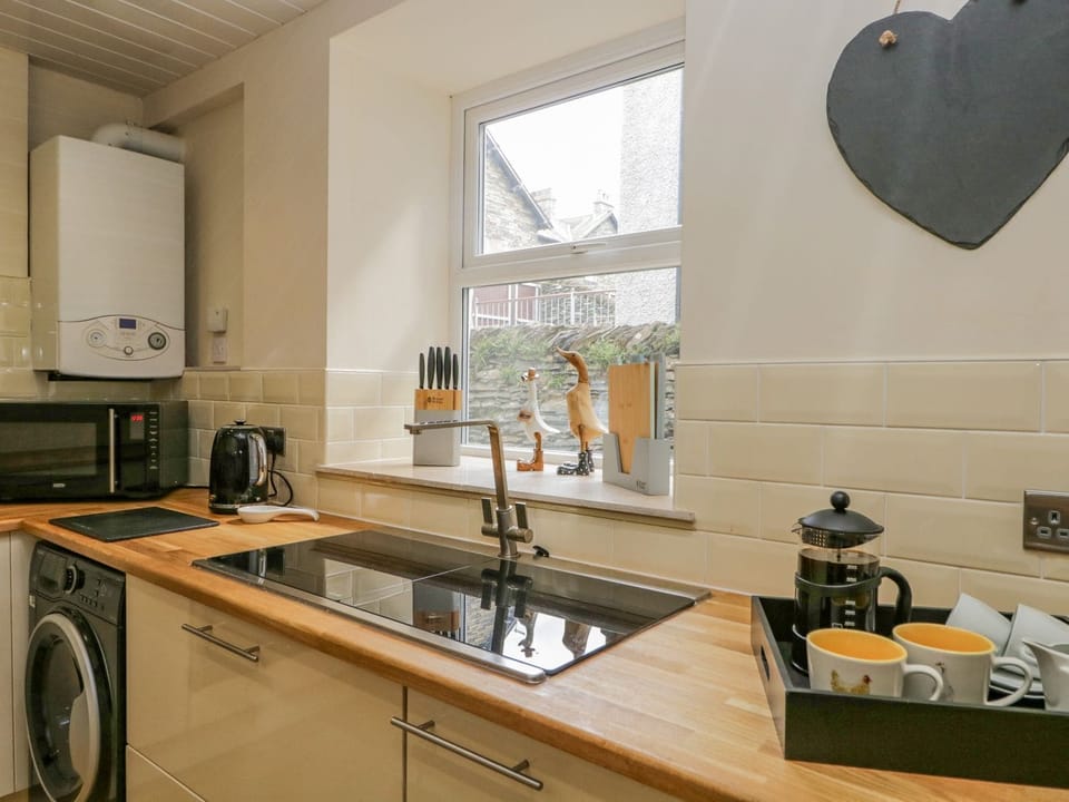 Dishwasher, cookware/dishes/utensils
