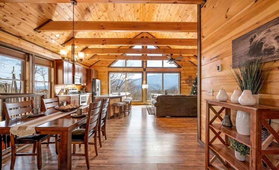 Sweetgum Lodge's Entryway 