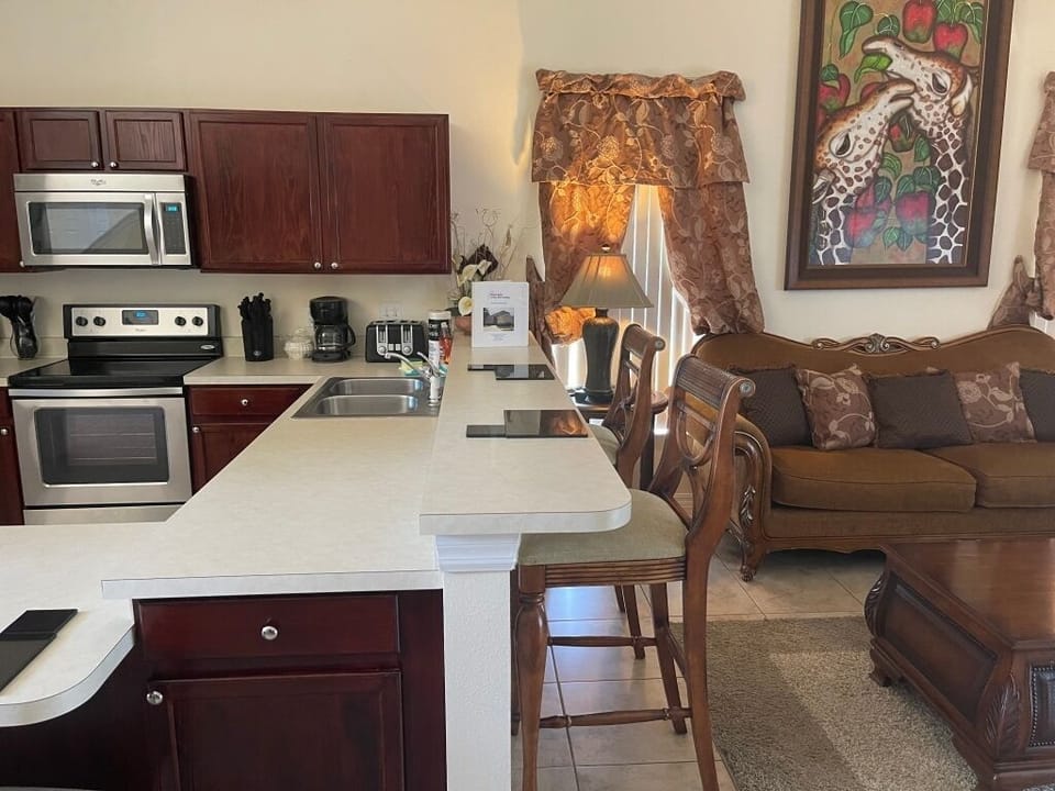 House, Multiple Beds, Pool Access, Pool View (Lakeside Villa) | Private kitchen | Fridge, microwave, oven, stovetop
