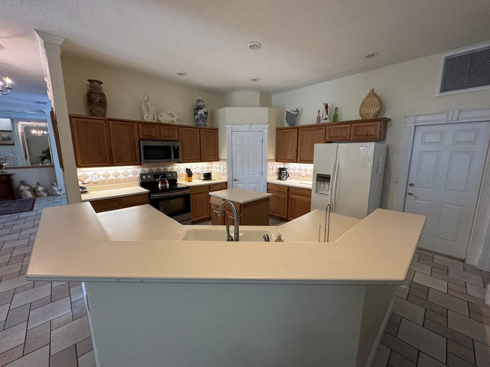 House, Multiple Beds, Pool Access, Pool View (Southern Comfort) | Private kitchen | Coffee/tea maker, fridge, microwave, oven