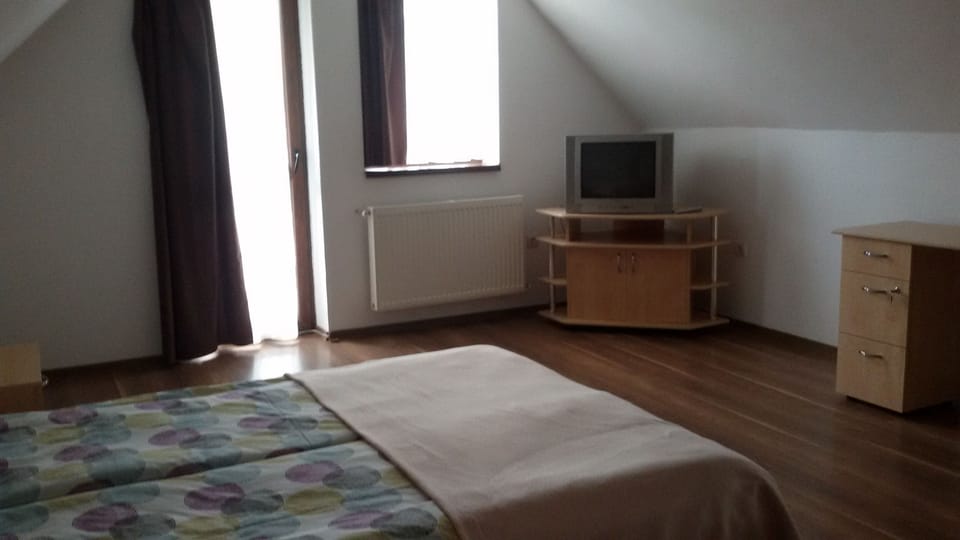 Desk, blackout drapes, iron/ironing board, free WiFi
