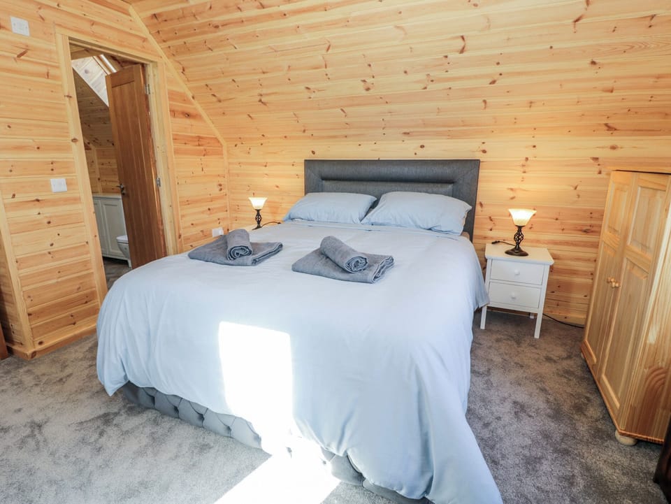 3 bedrooms, individually decorated, individually furnished, free WiFi