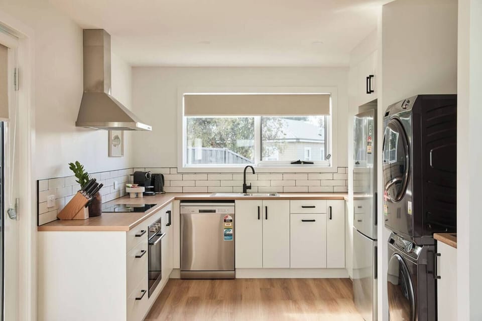 Laundry with Washer and Dryer in Launceston Airbnb - Ideal for Longer Stays 