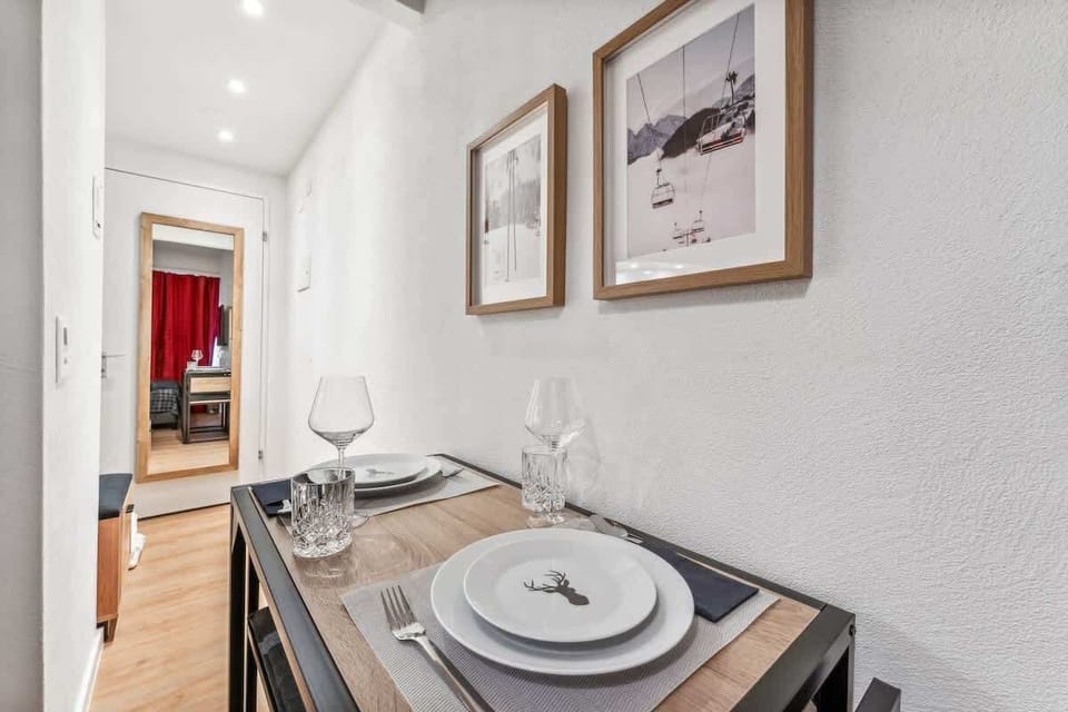 gemütlicher Esstisch für 2 Personen