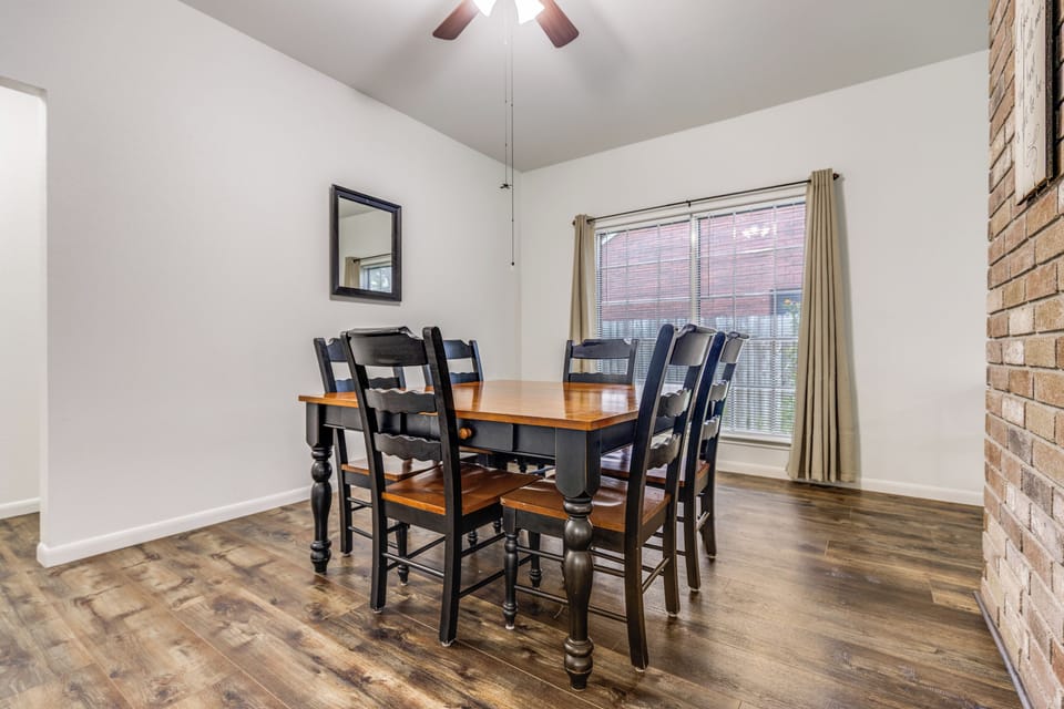 Already room for 6! Add 2 chairs from the kitchen to comfortably seat 8! 