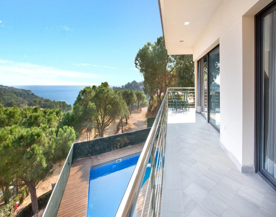 Villa | Balcony