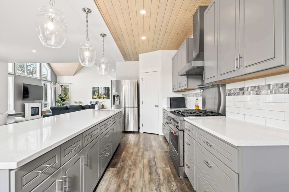 Enjoy home-cooked meals in a stunning kitchen. 