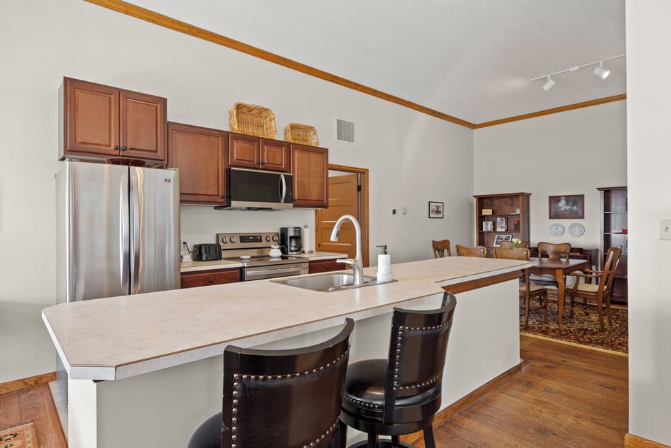 Fully equipped kitchen.