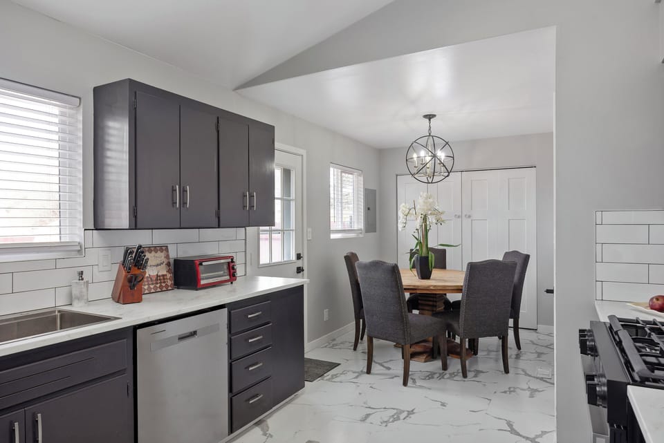 Kitchen & dining space.