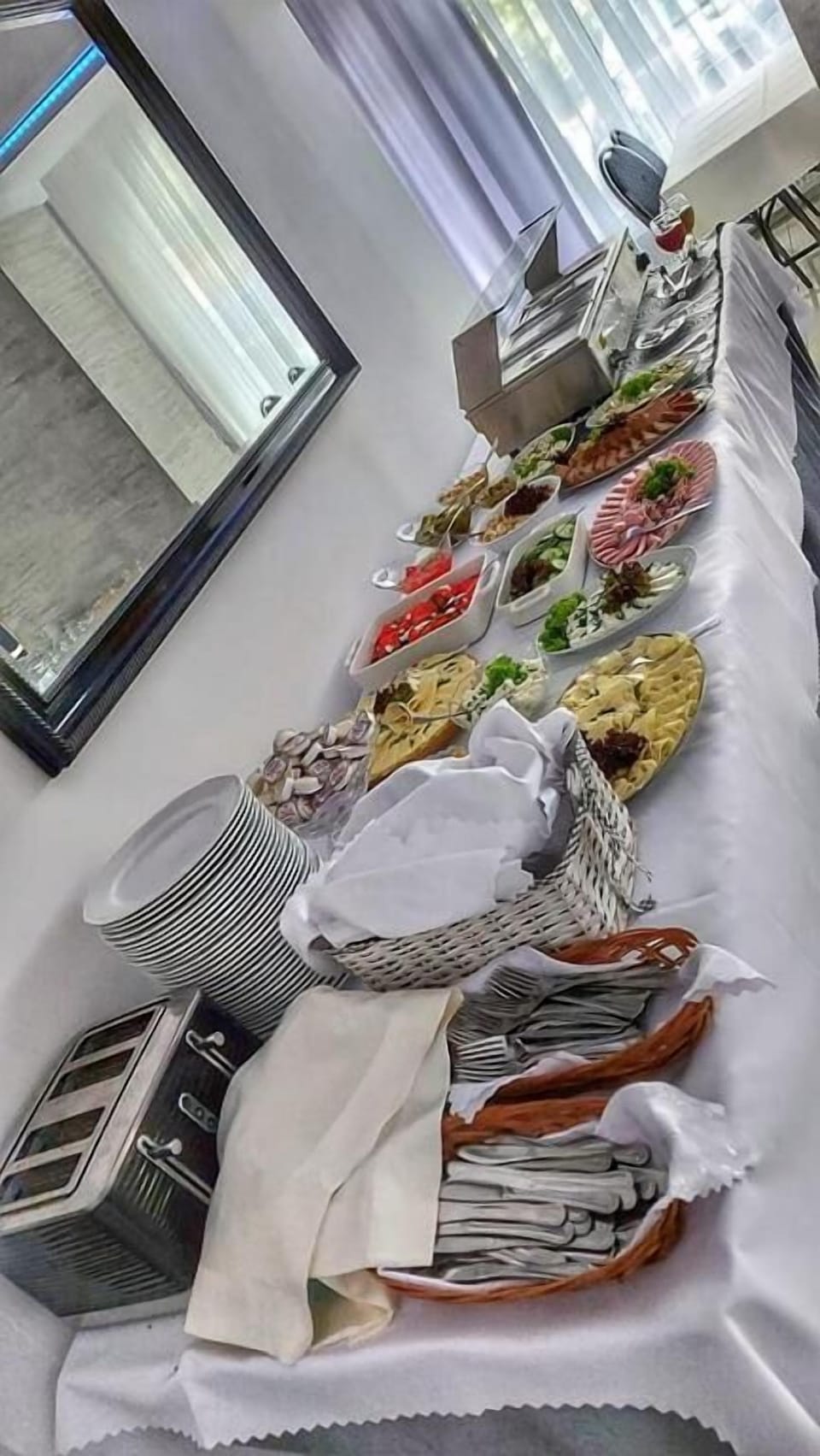 Free daily buffet breakfast