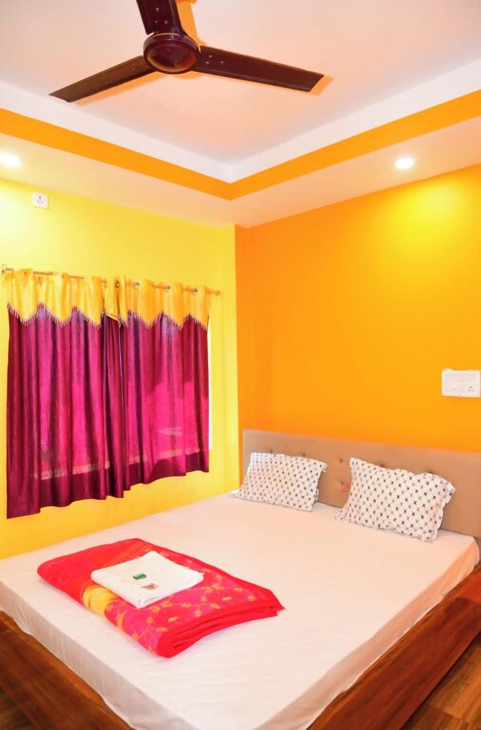 Desk, WiFi (free), bed sheets
