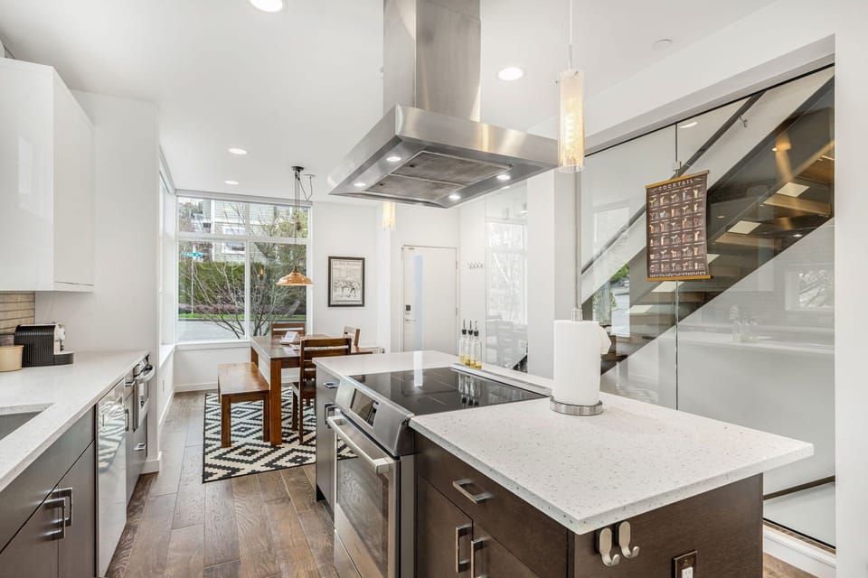 Do dishes with a view or grab a mug—everything is within reach.