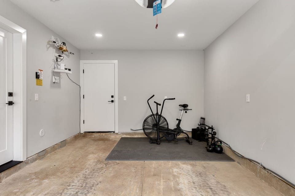 Workout in the garage with Peloton bike and yoga space. Easy to use and private.