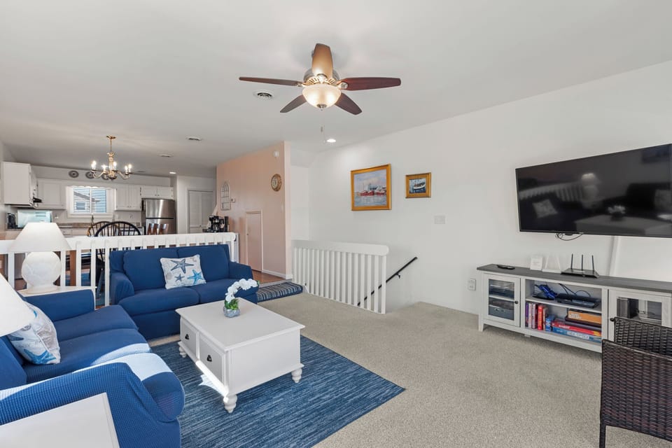 CQ1: Sea Escape | Mid Level Living Area