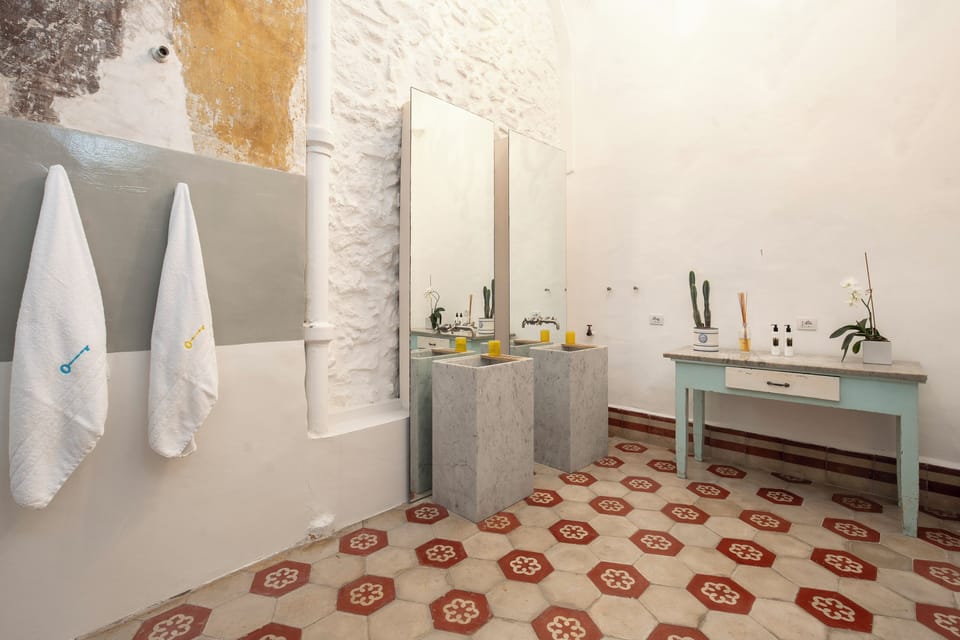 Shower, hair dryer, bathrobes, slippers