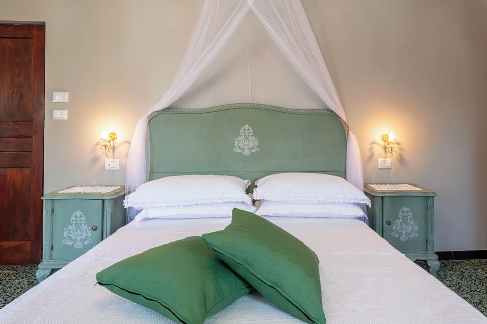 ROYAL GREEN DELUXE ROOM GARDEN VIEW | Iron/ironing board, free WiFi